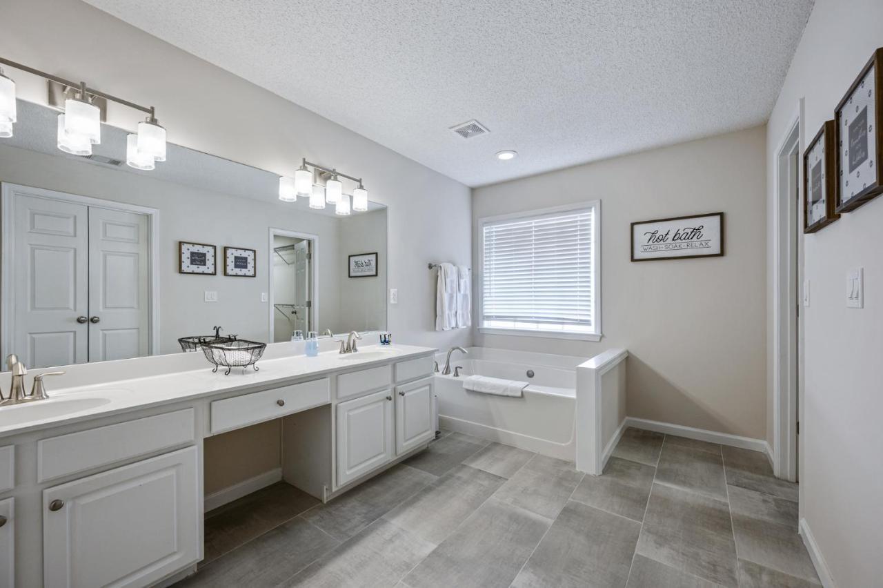 Enjoy This Amazing Home With Porch & Grill Near Dt Woodstock Kültér fotó